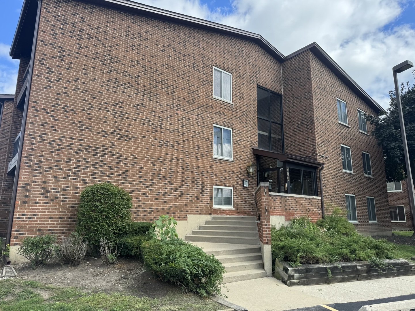 900 Perrie Drive #104, Elk Grove Village, IL 60007
