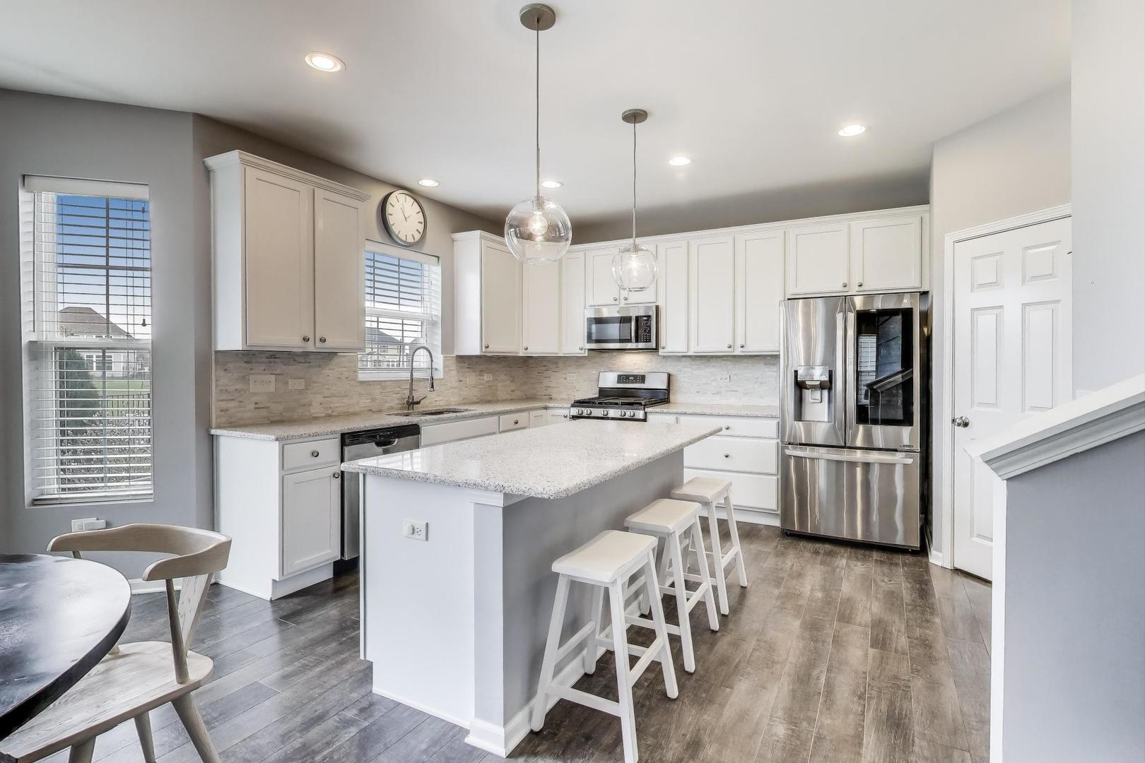13816 Anne Drive, Lemont, IL 60439
