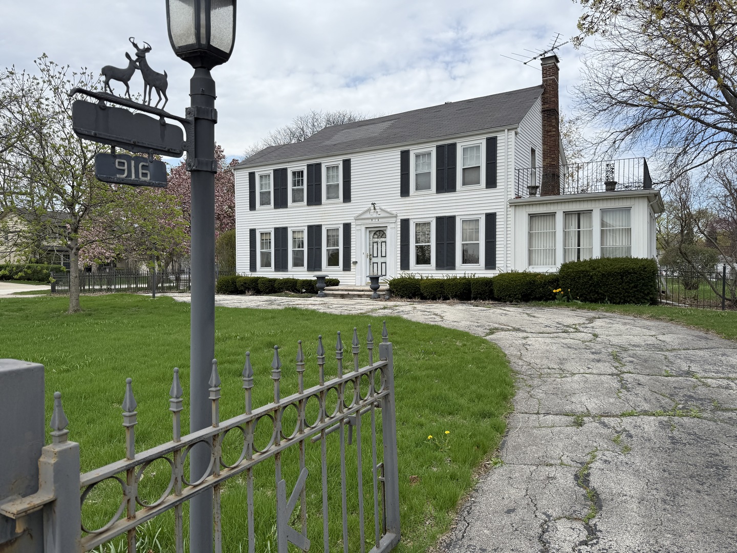 916 W Campbell Street, Arlington Heights, IL 60005