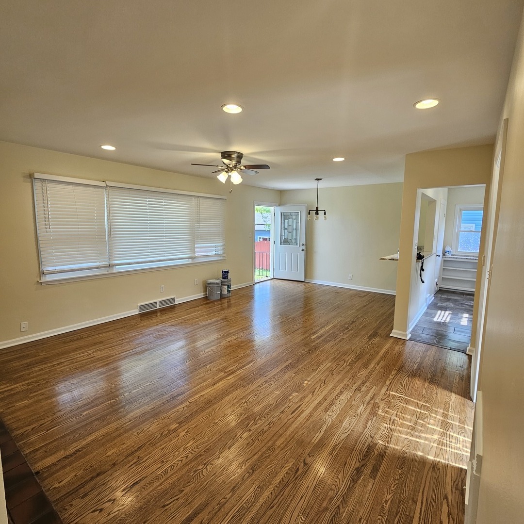 685 Wood Street, Aurora, IL 60505