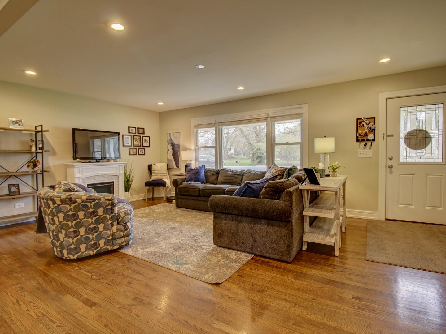 3S165 Cherrywood Lane, Glen Ellyn, IL 60137