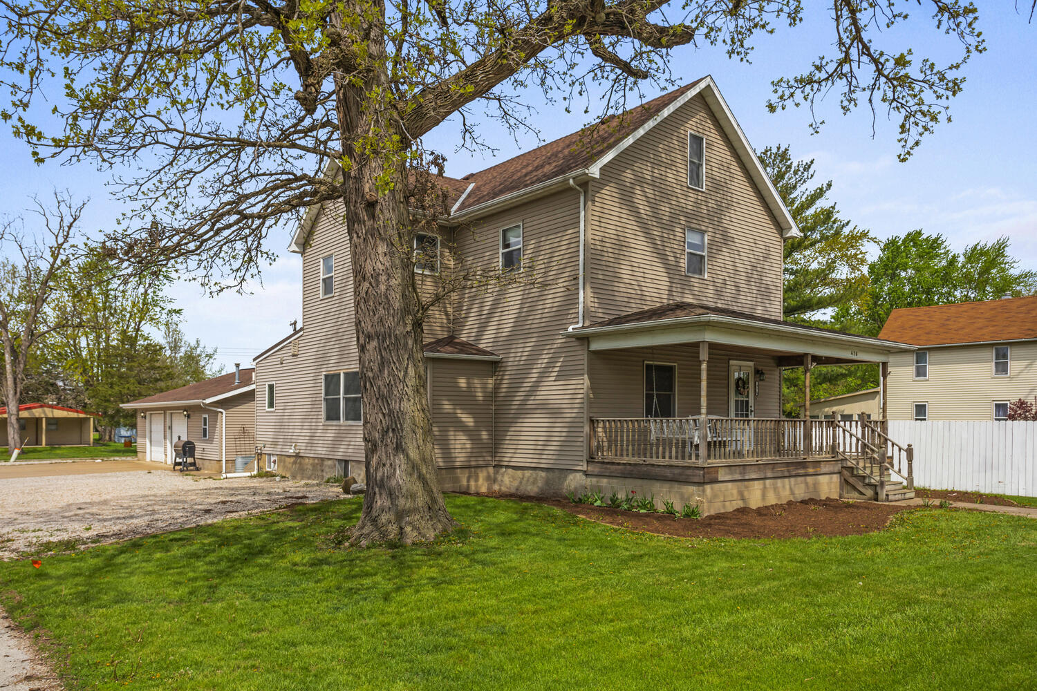 416 S Center Street, Forrest, IL 61741