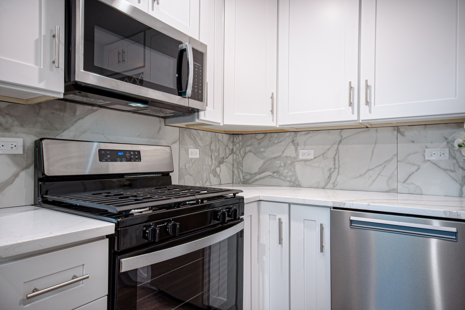 34 W 142nd Street, Dixmoor, IL 60426