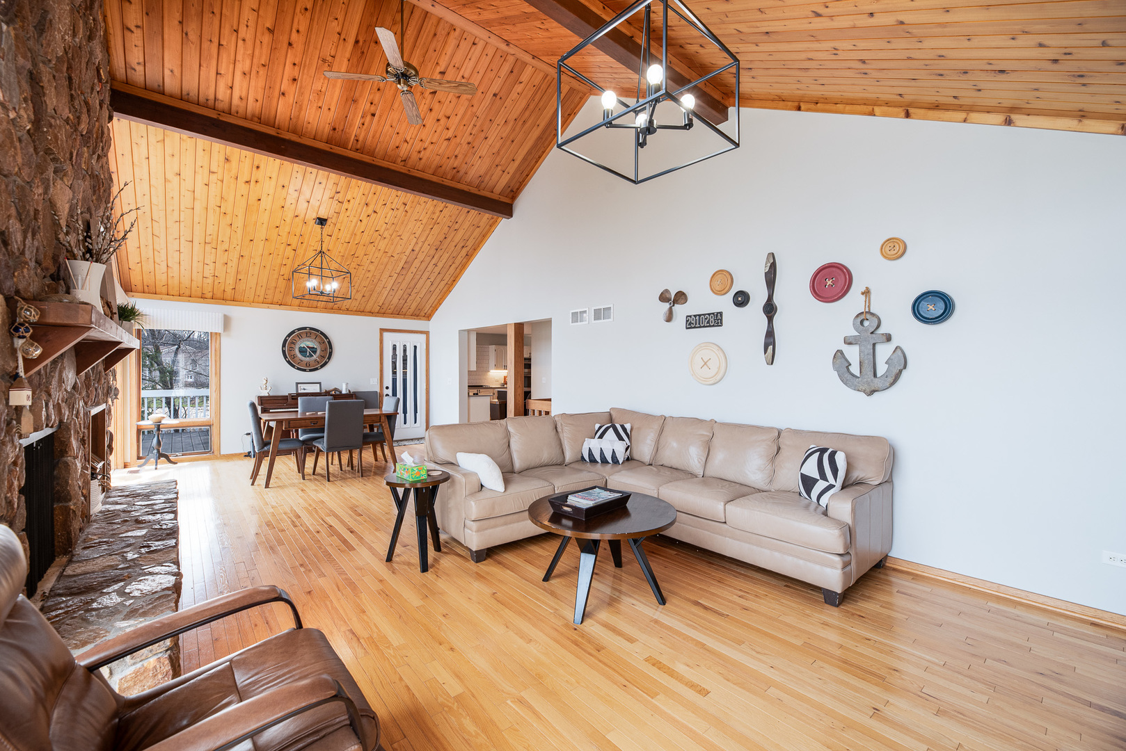 652 E Grand Avenue, Lake Villa, IL 60046