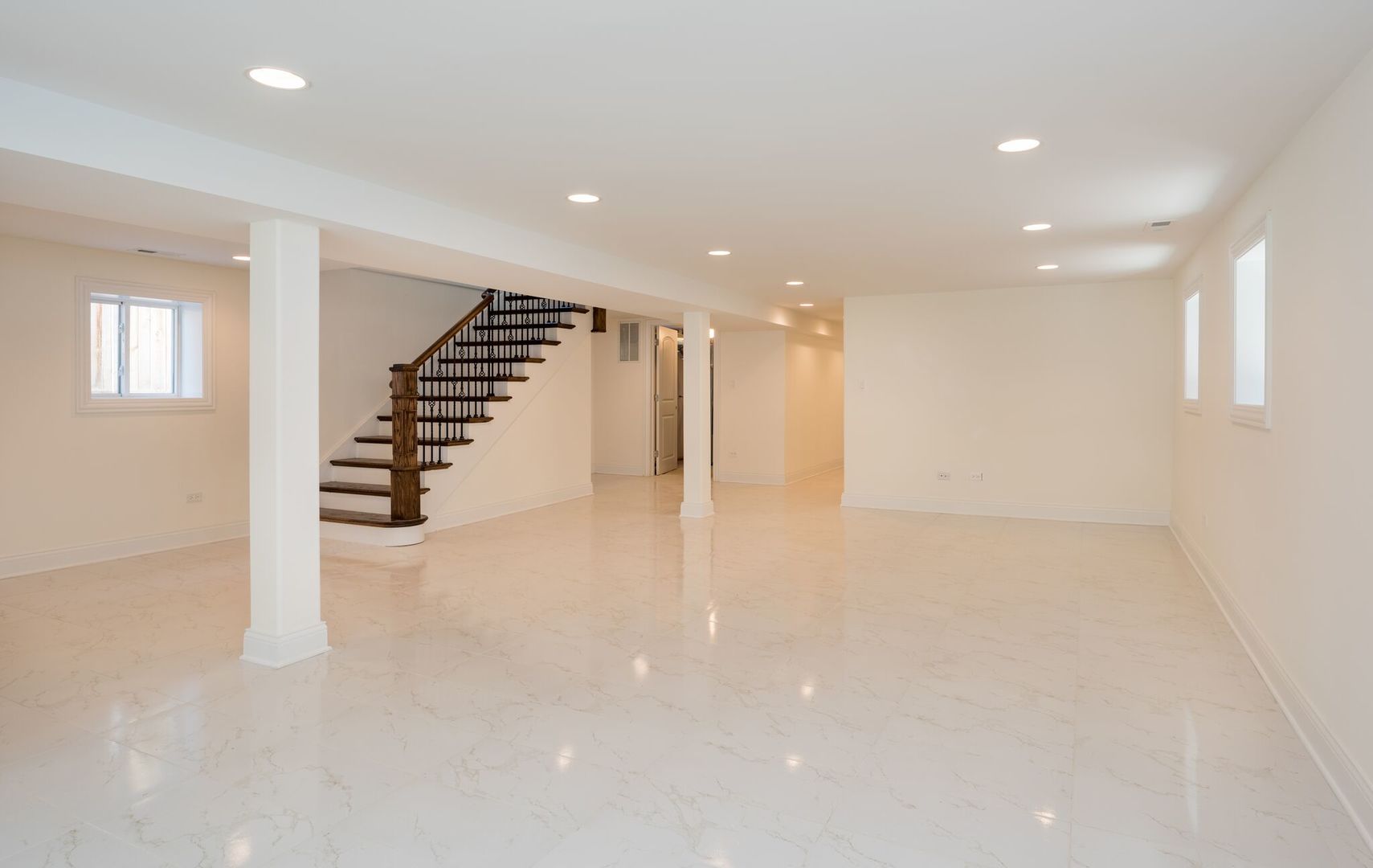 4141 N Dickinson Avenue, Chicago, IL 60641