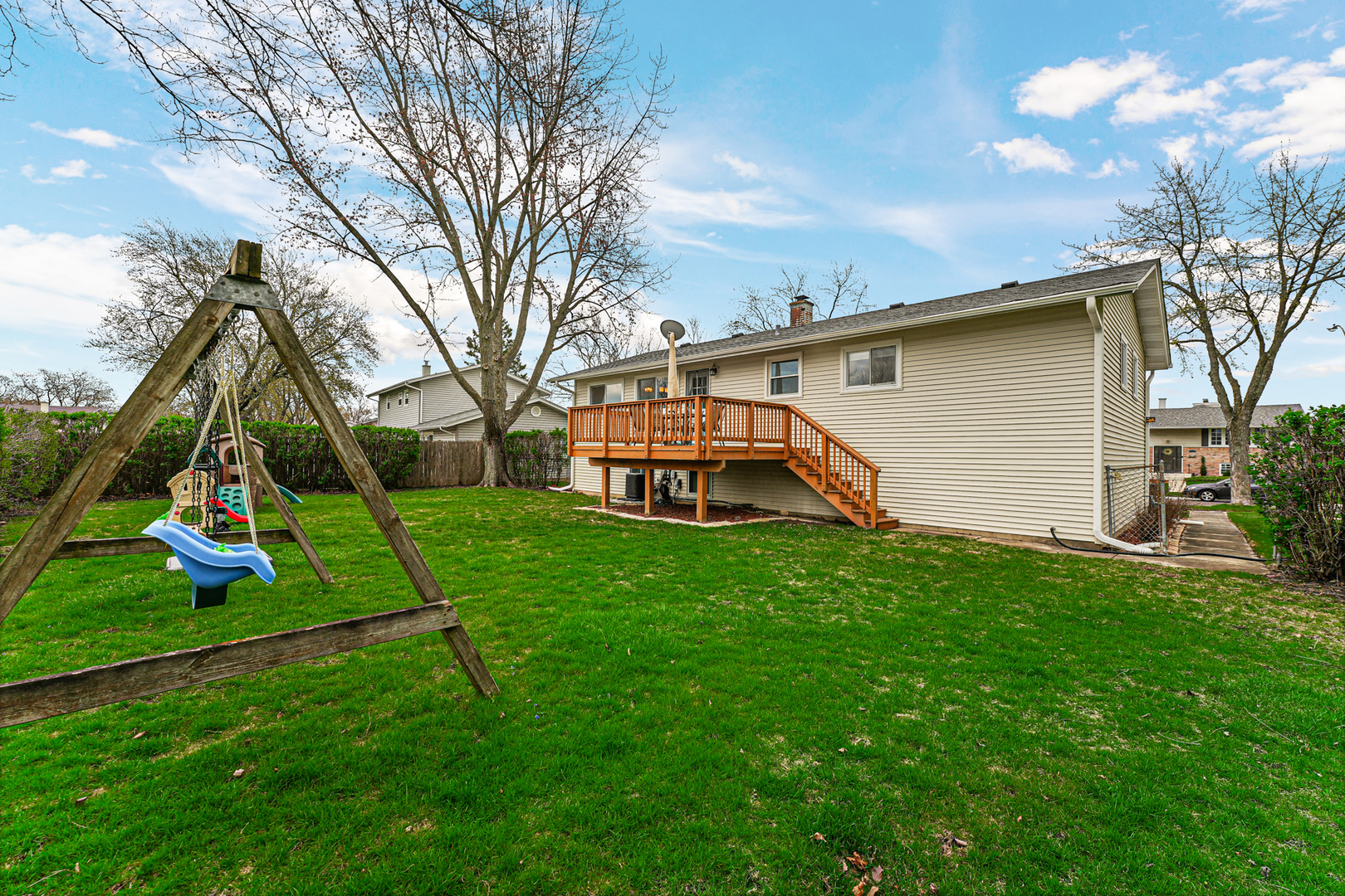 1102 E Paddock Drive, Palatine, IL 60074