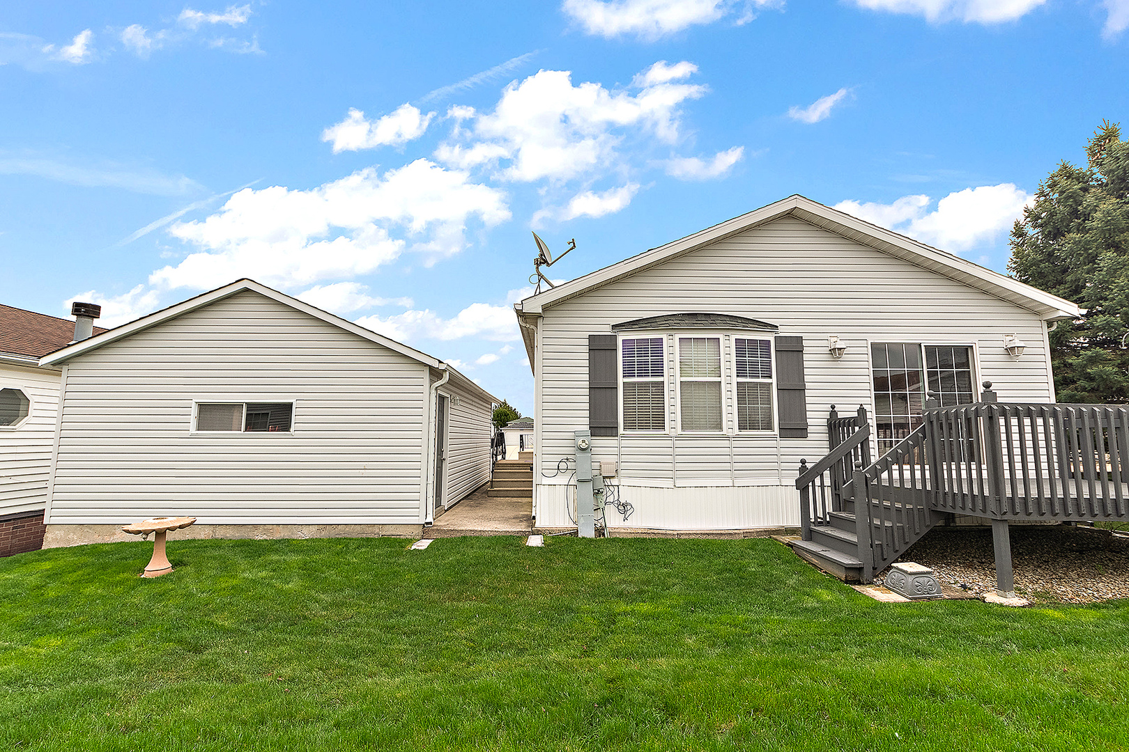23000 S Pine Valley Drive, Frankfort, IL 60423