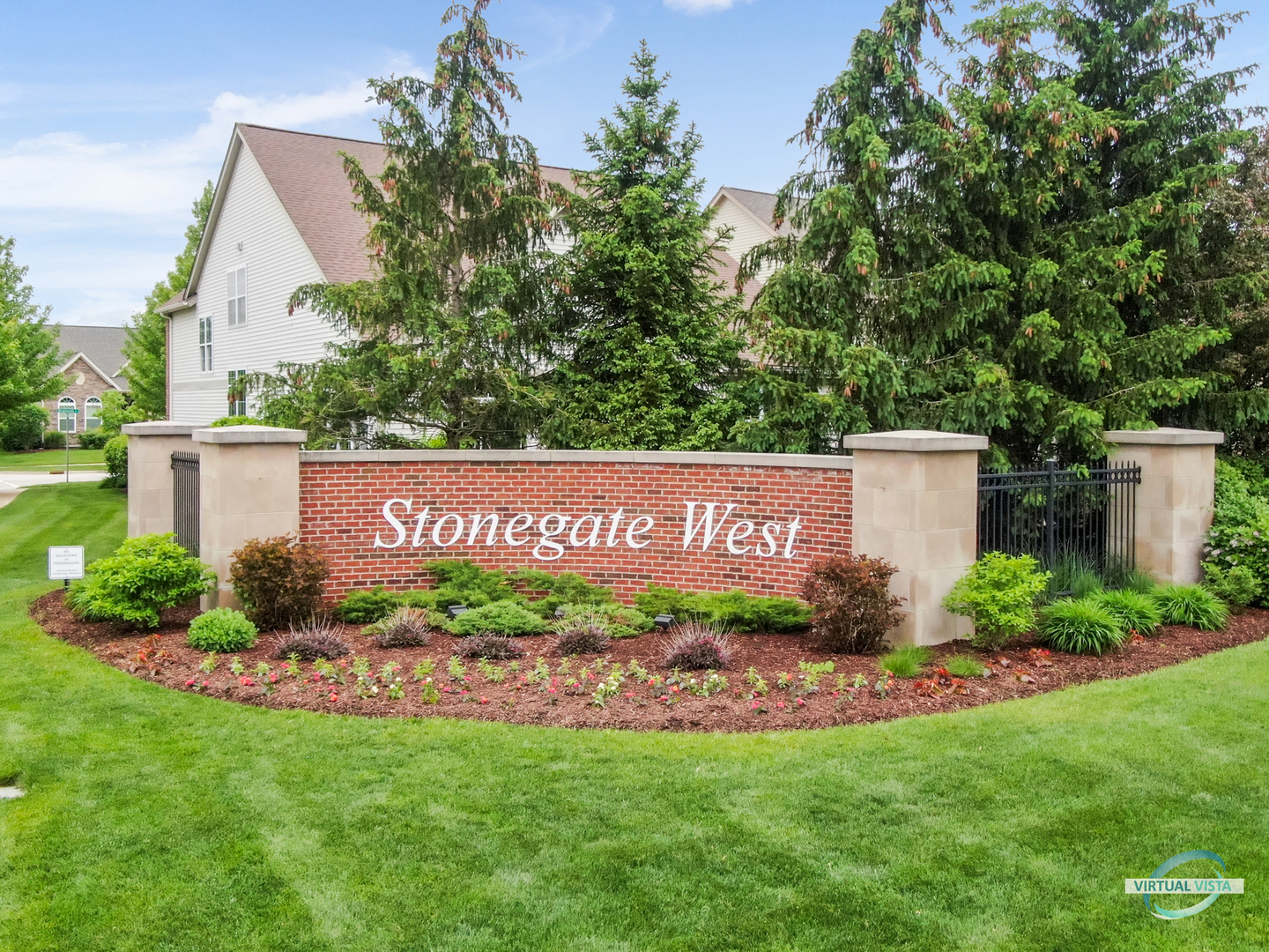 1683 Briarheath Drive, Aurora, IL 60505