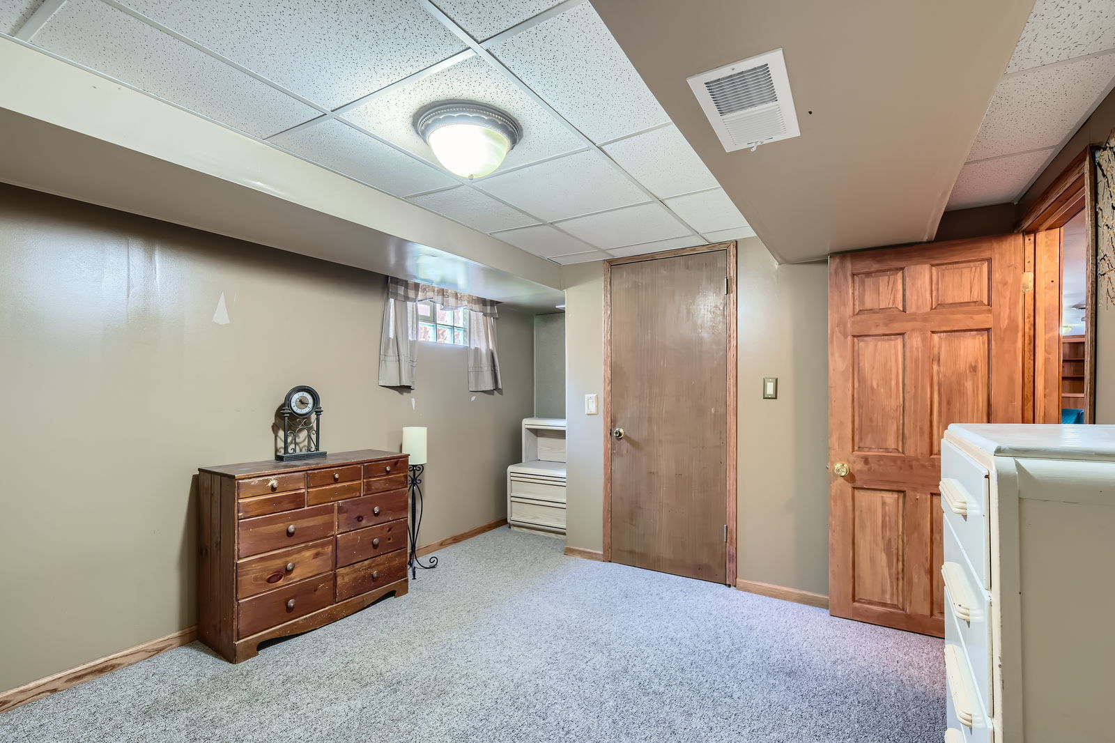 9140 S Clifton Park Avenue, Evergreen Park, IL 60805