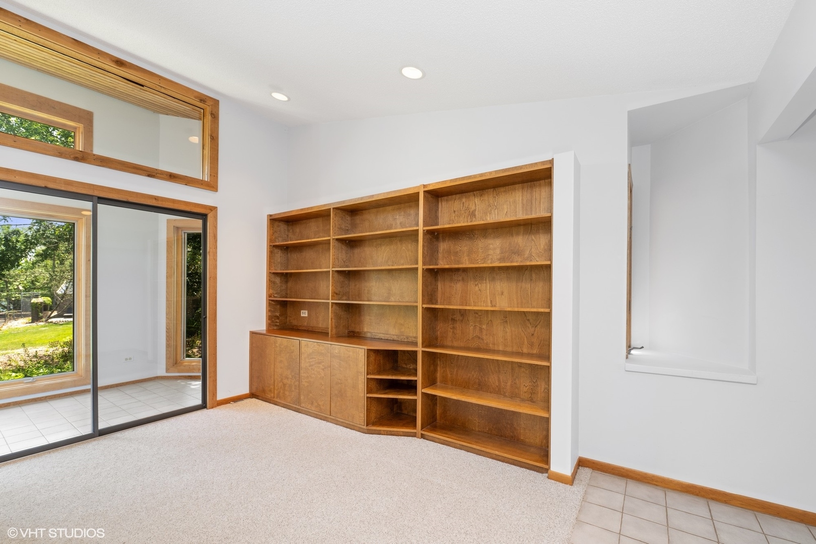 1071 Oakhurst Lane, Riverwoods, IL 60015