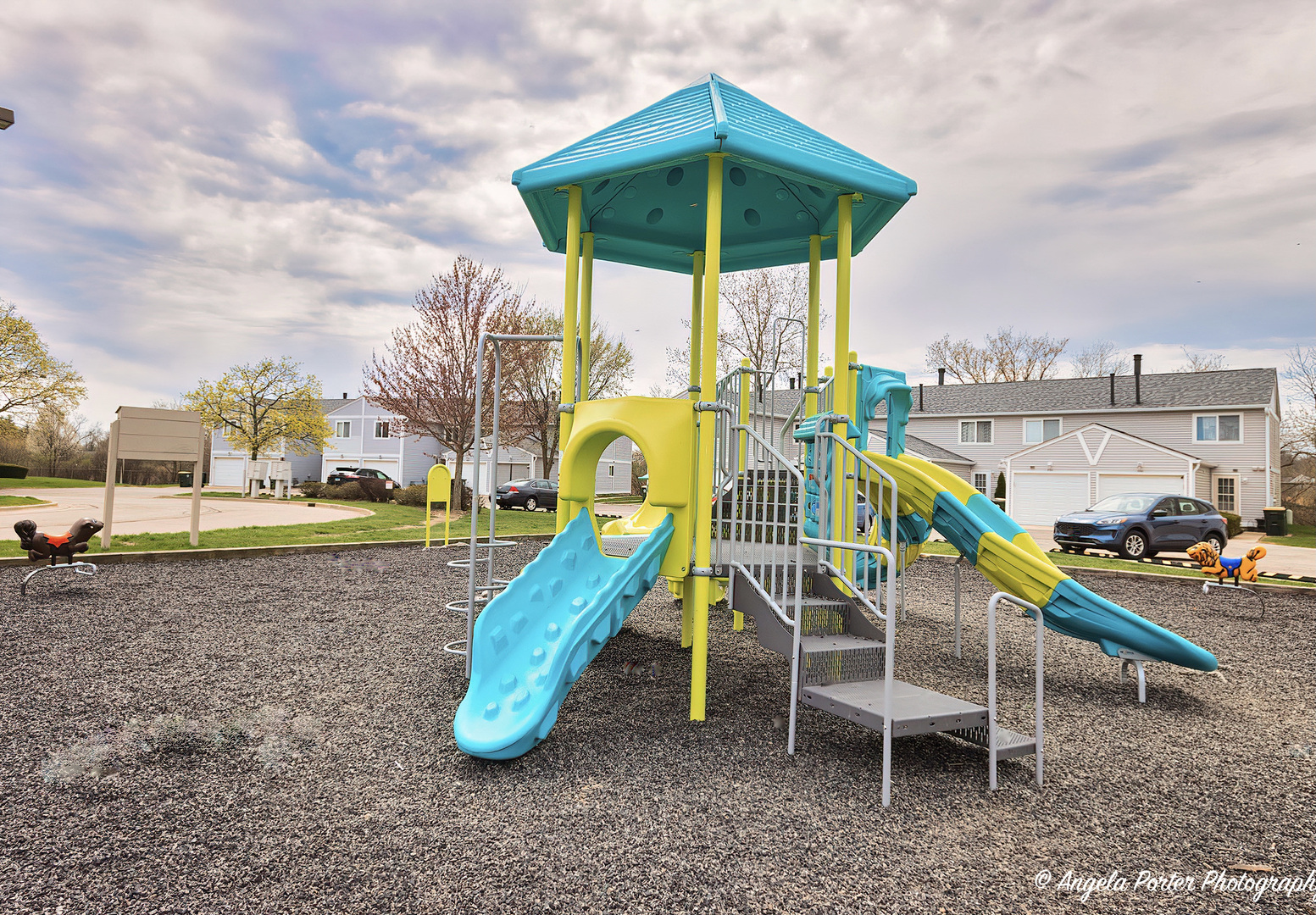528 Meadow Green Lane, Round Lake Beach, IL 60073