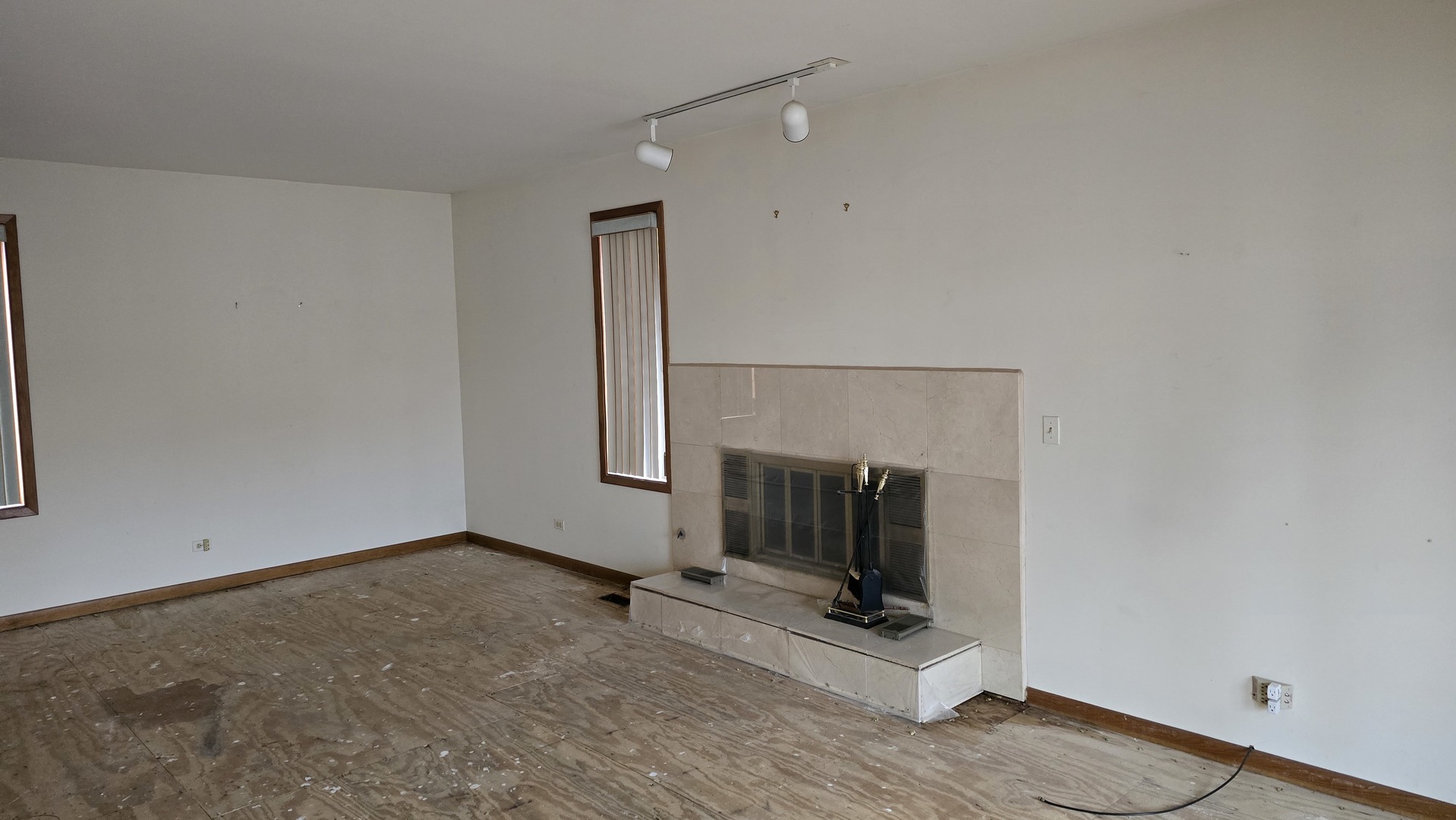 3437 Summerhill Drive, Woodridge, IL 60517