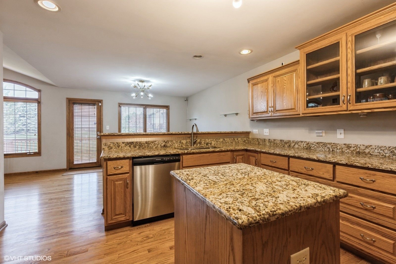 7484 E Plank Trail Court, Frankfort, IL 60423