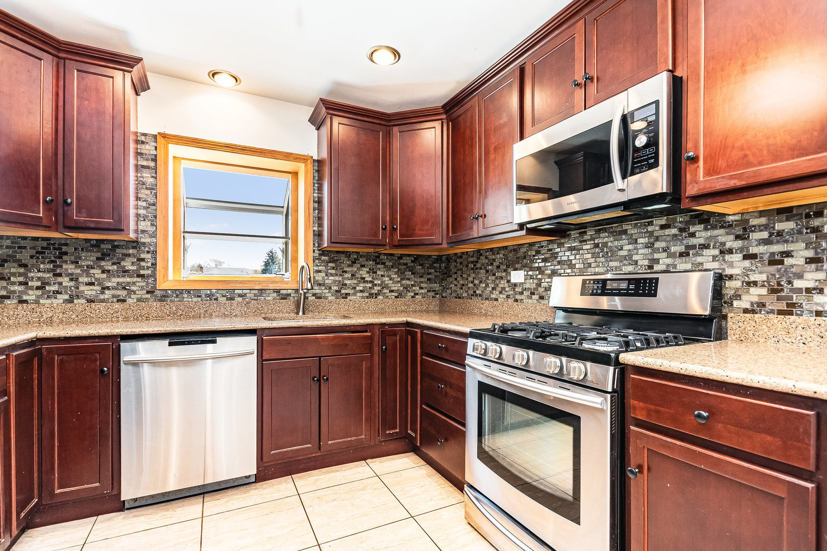 4150 Mulford Street, Skokie, IL 60076
