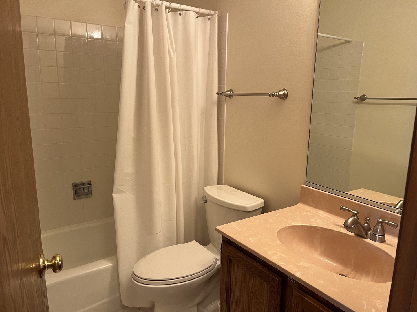 5444 Ashbrook Place, Downers Grove, IL 60515