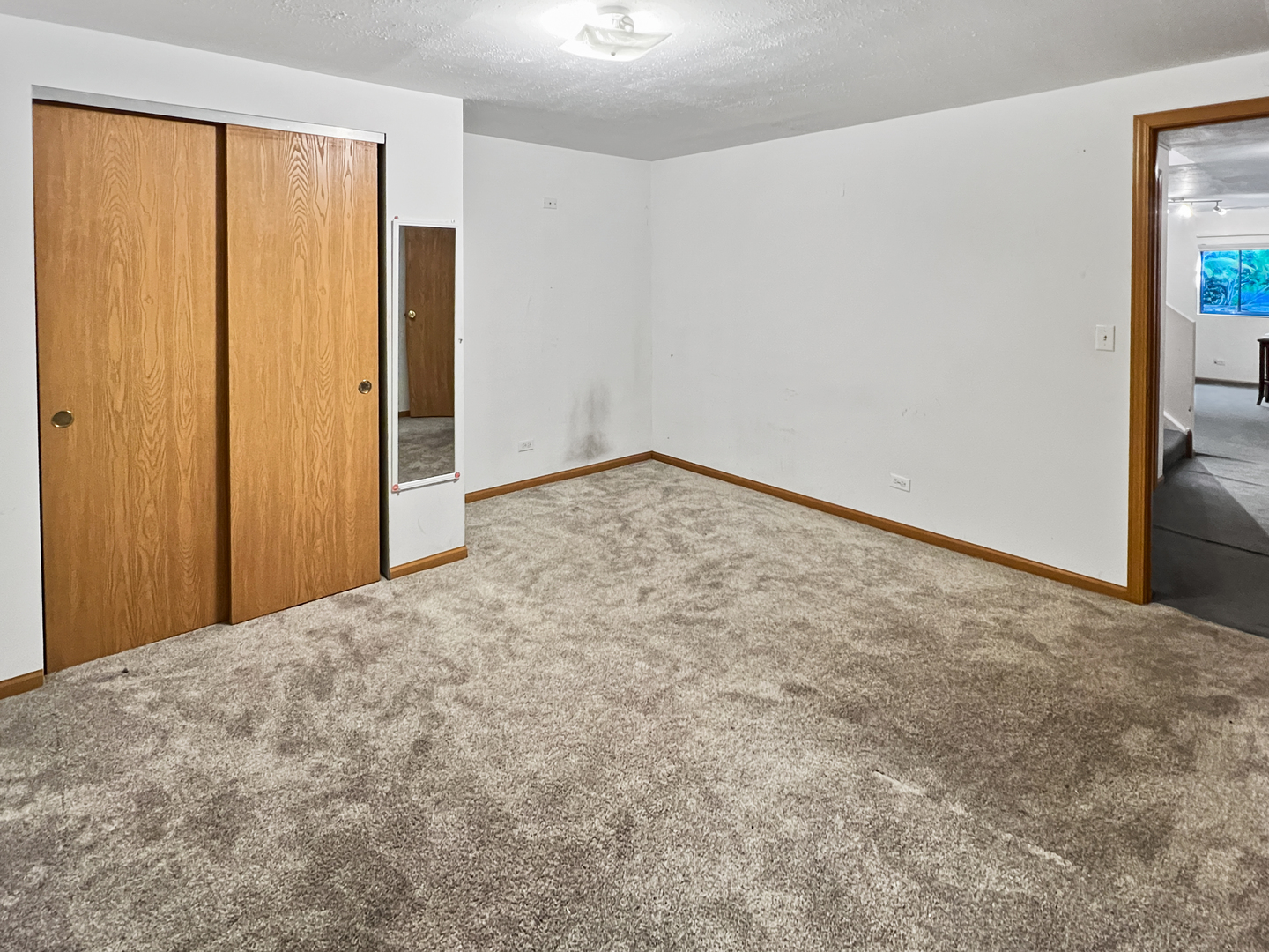 14 Bonnie Court, Lake In The Hills, IL 60156