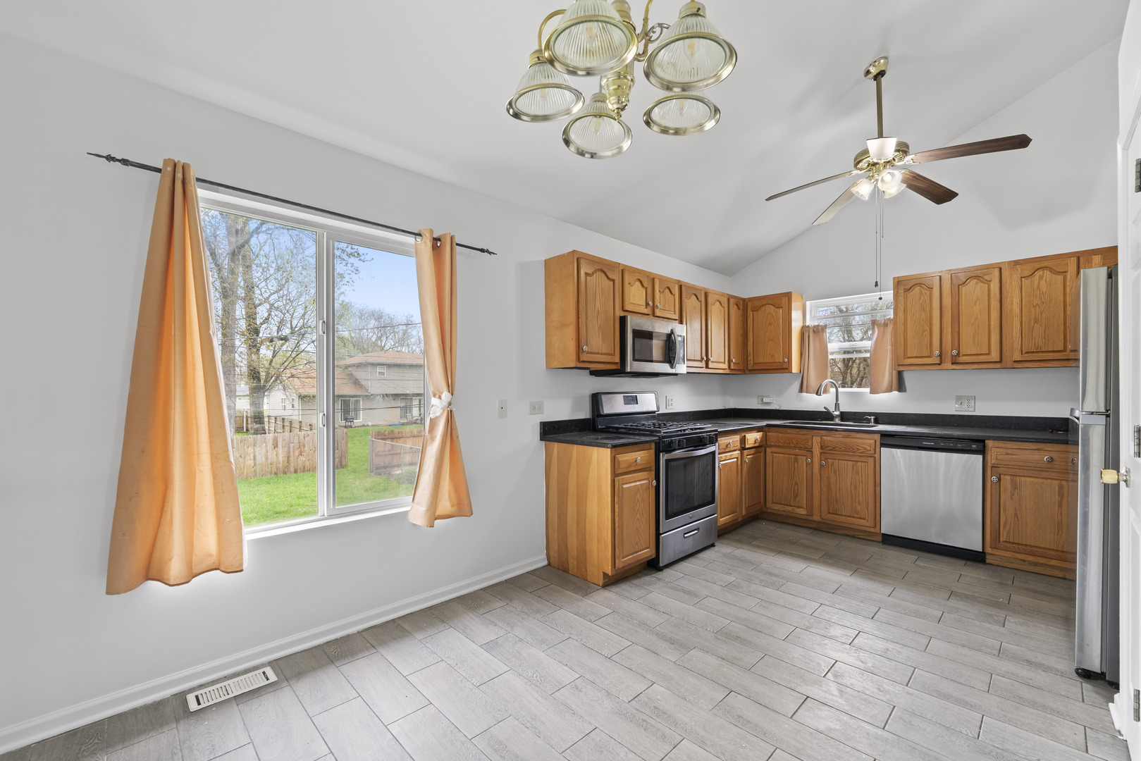 16215 S trumbull Avenue, Markham, IL 60428