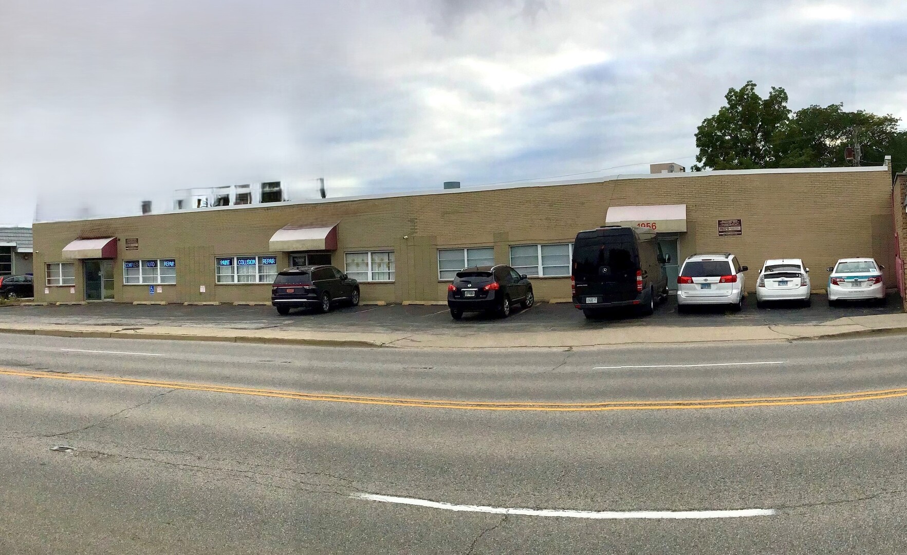 9999 Mannheim Road, Des Plaines, IL 60018