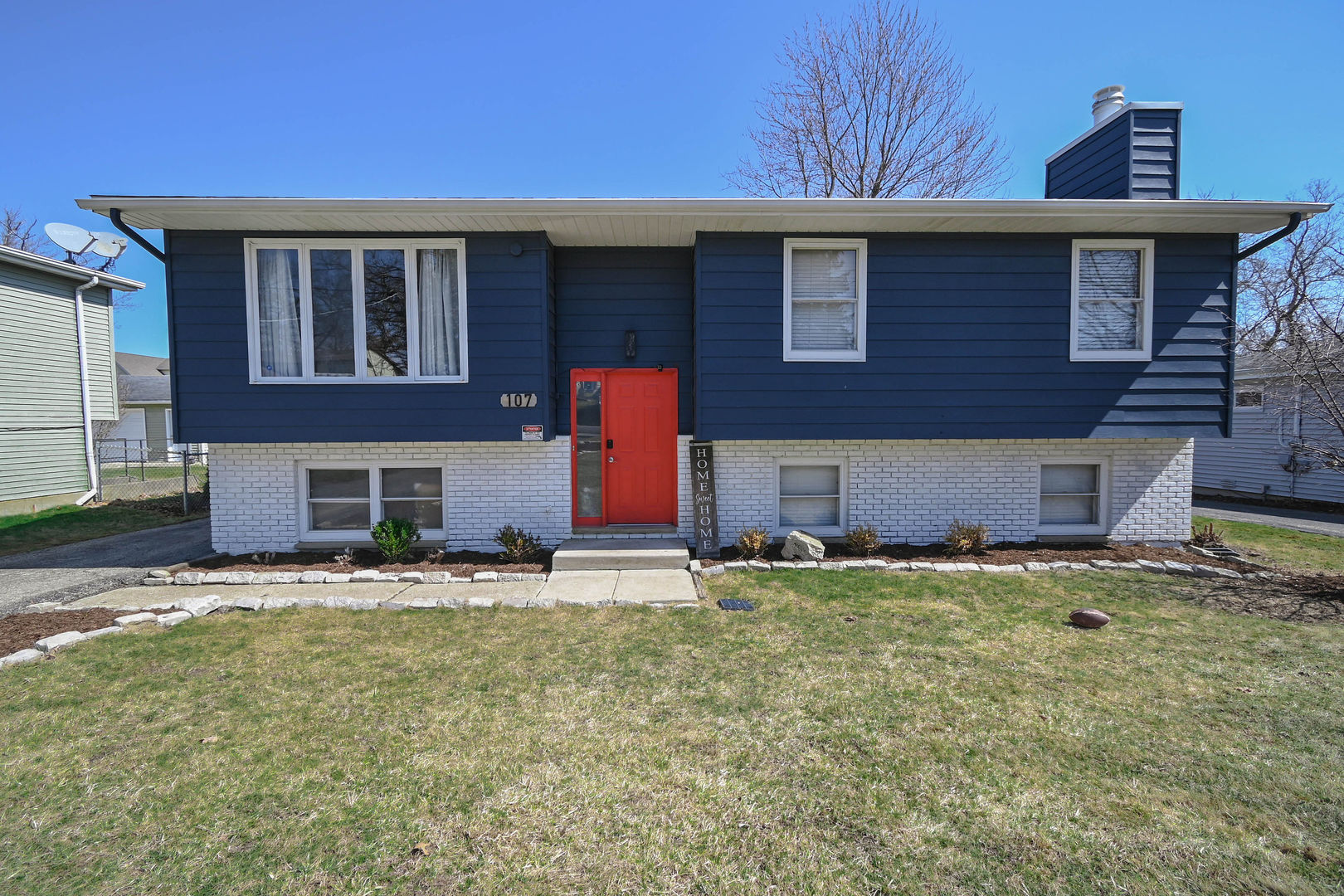 107 Bridgewood Drive, Antioch, IL 60002
