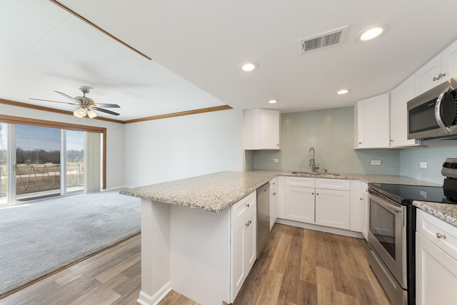 2900 Maple Avenue #16E, Downers Grove, IL 60515