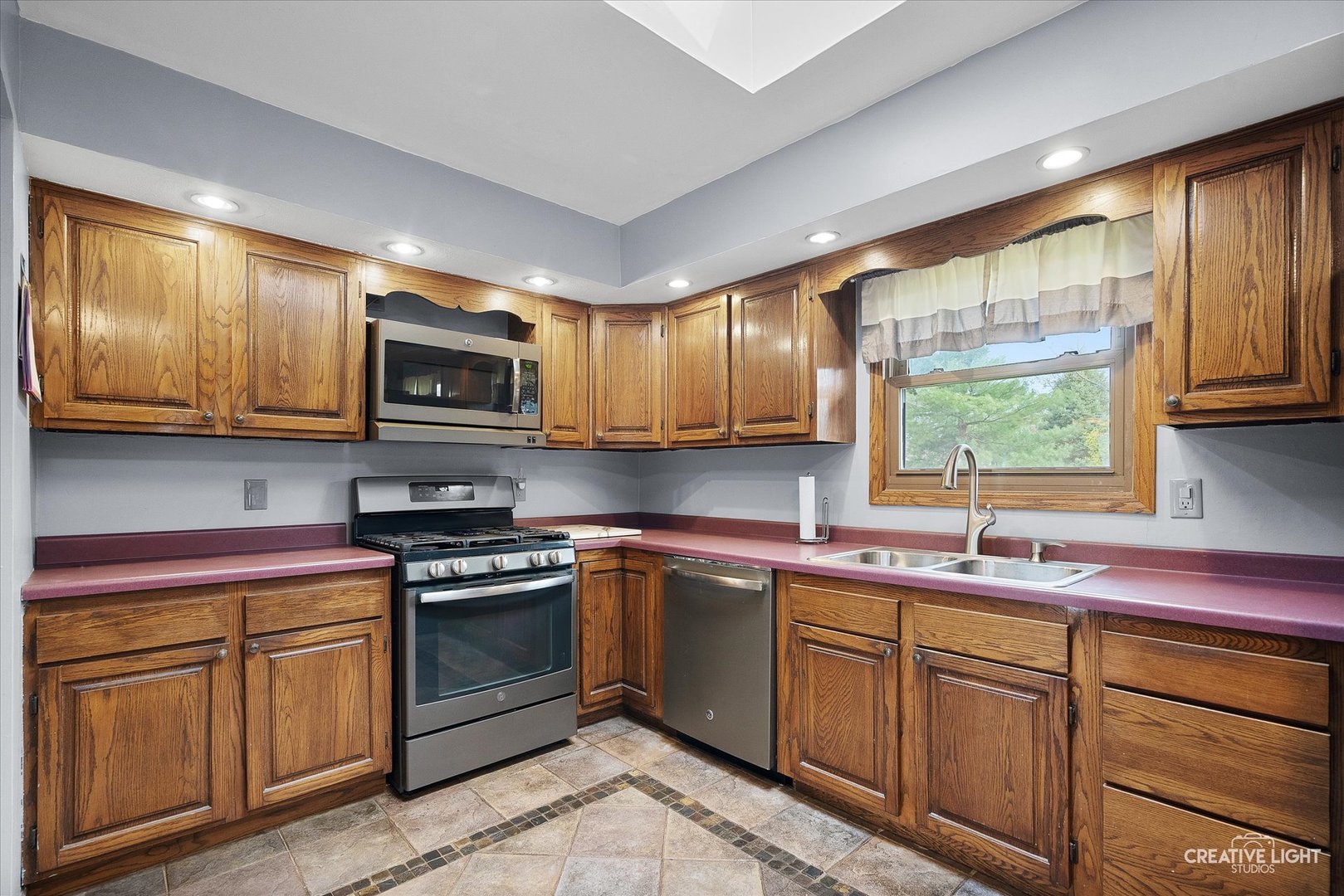 79 Neil Road, Sugar Grove, IL 60554