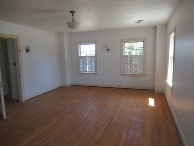 2 N Harlem Avenue, Freeport, IL 61032