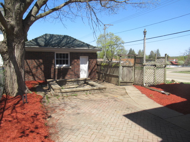 2 N Harlem Avenue, Freeport, IL 61032