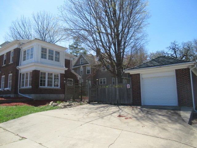 2 N Harlem Avenue, Freeport, IL 61032