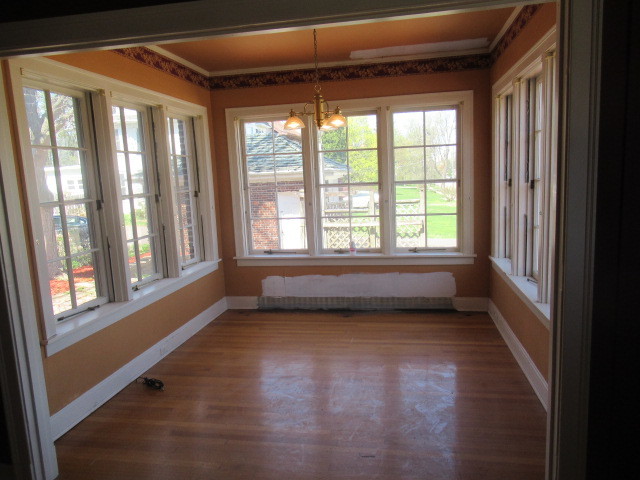 2 N Harlem Avenue, Freeport, IL 61032