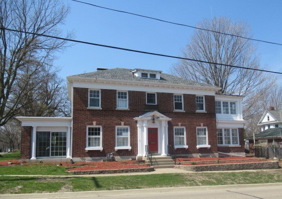 2 N Harlem Avenue, Freeport, IL 61032