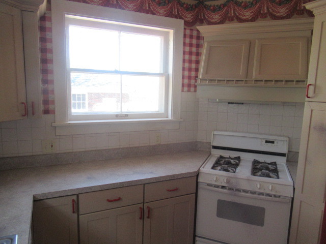 2 N Harlem Avenue, Freeport, IL 61032