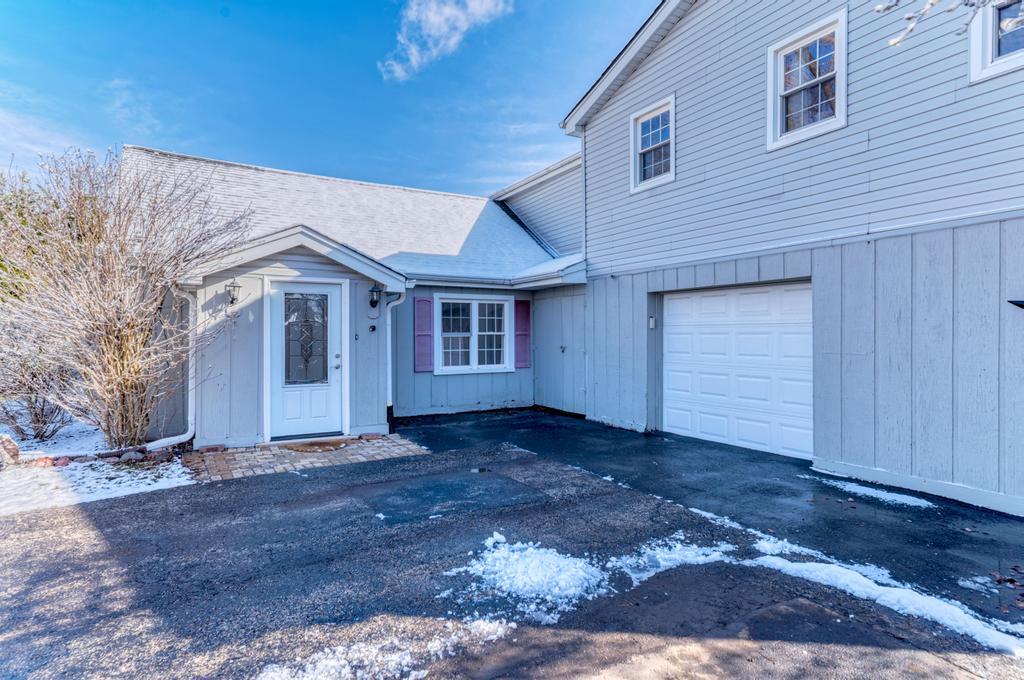 10409 S 83rd Avenue, Palos Hills, IL 60465