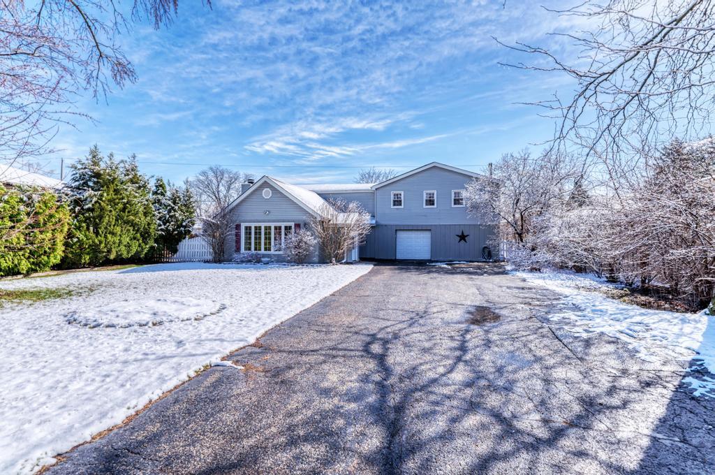 10409 S 83rd Avenue, Palos Hills, IL 60465