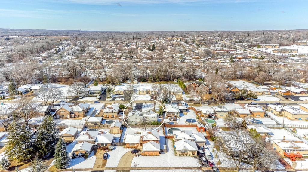 10409 S 83rd Avenue, Palos Hills, IL 60465
