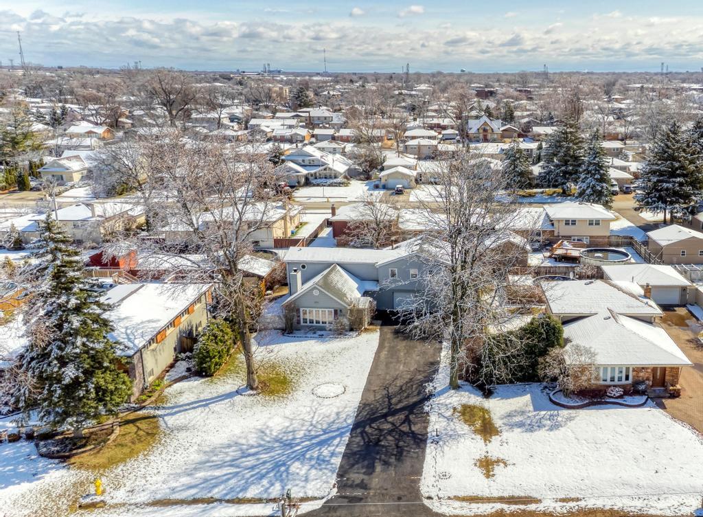 10409 S 83rd Avenue, Palos Hills, IL 60465