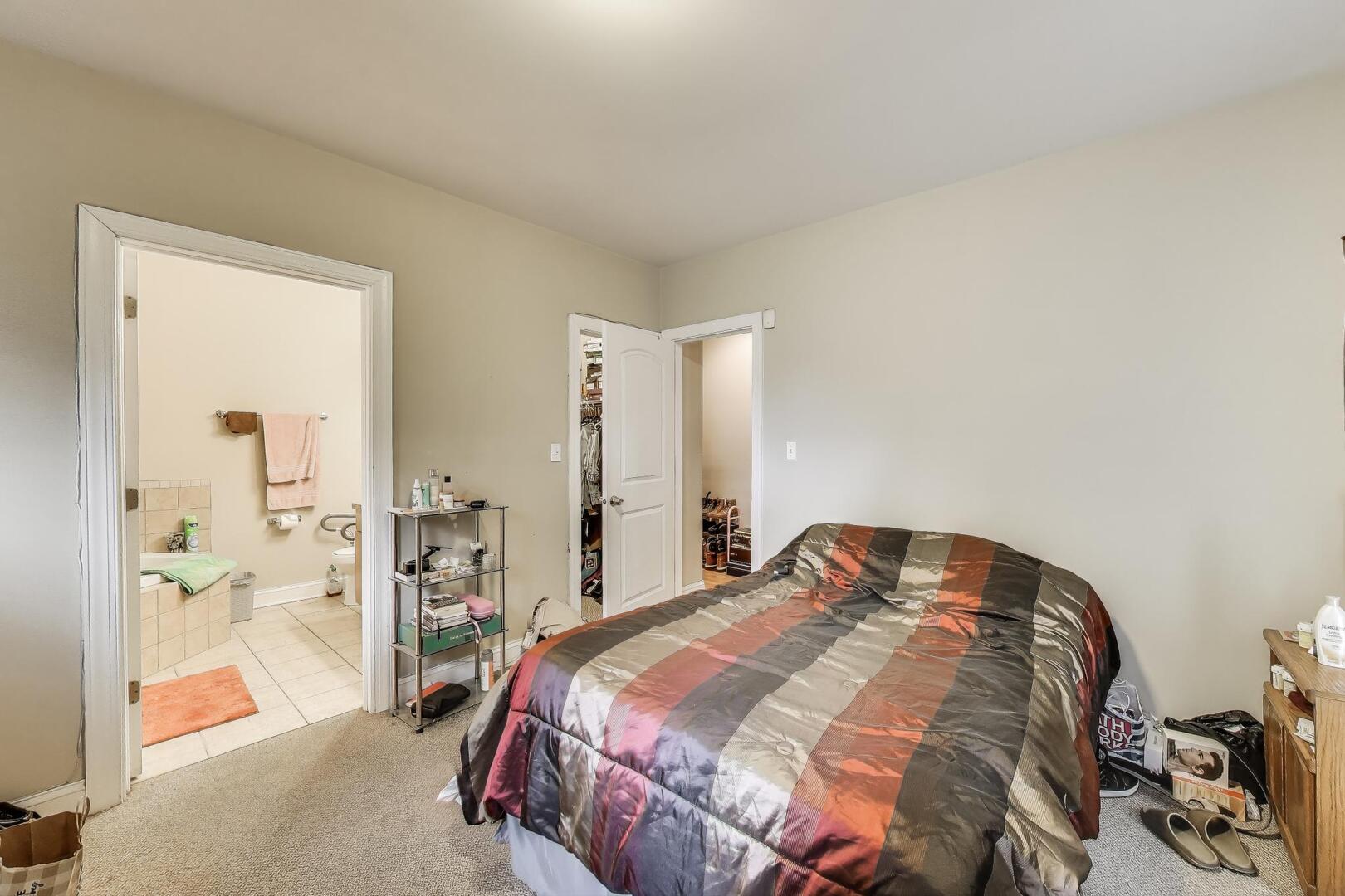 6527 S Drexel Avenue, Chicago, IL 60637