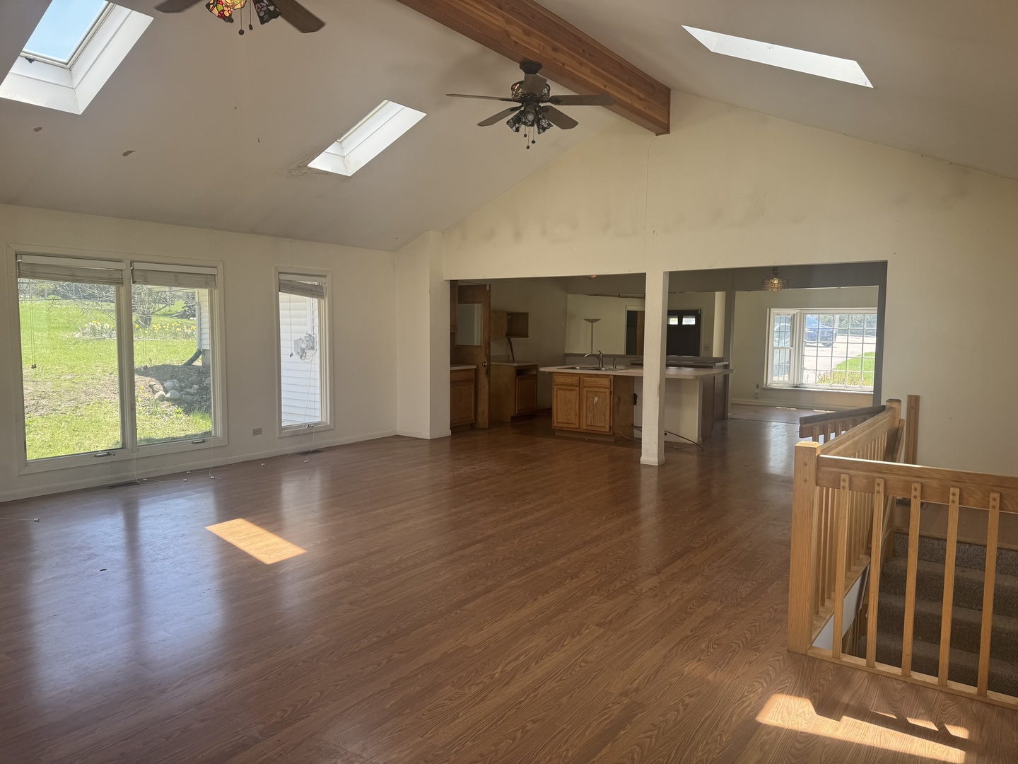 2301 Greenbriar Lane, Lindenhurst, IL 60046