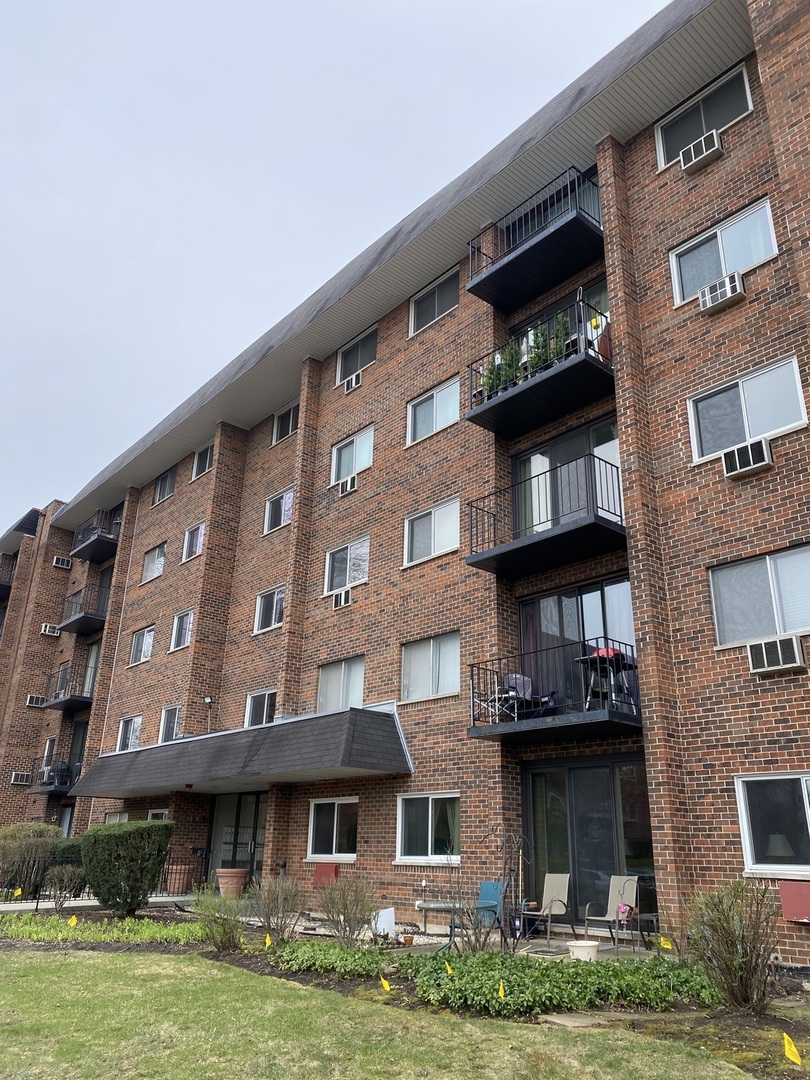 4721 St Joseph Creek Road #3H, Lisle, IL 60532