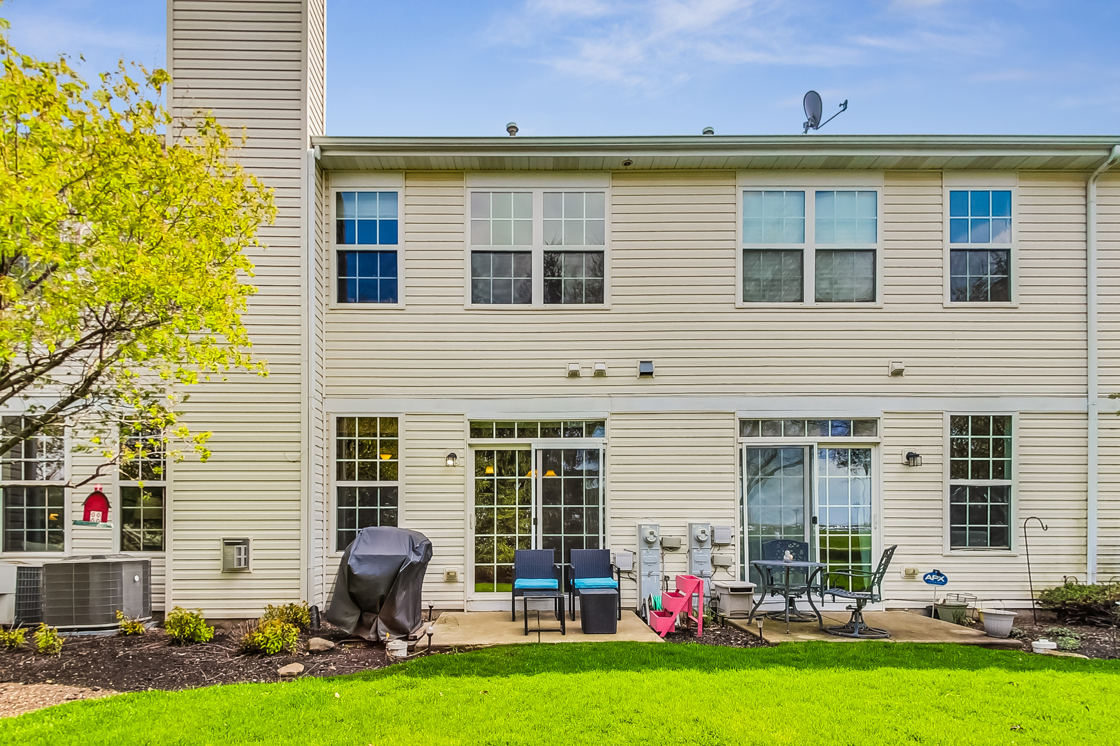 250 S Oak Creek Lane, Romeoville, IL 60446