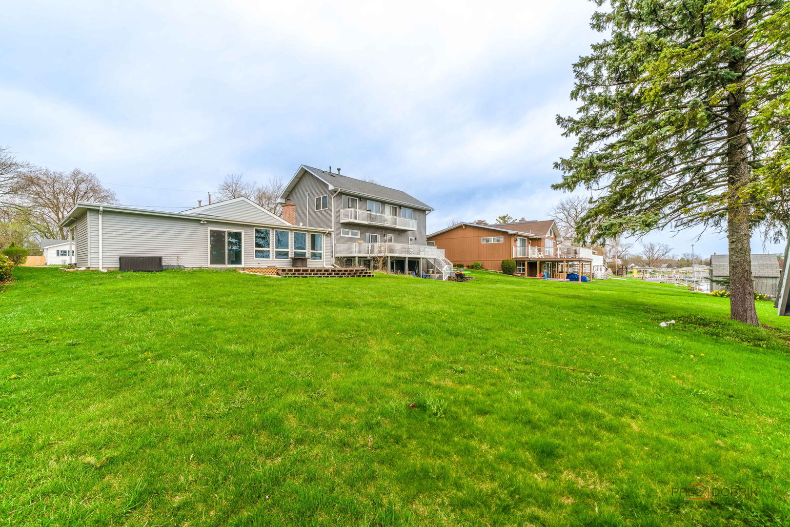 151 LAKEWOOD Drive, Antioch, IL 60002