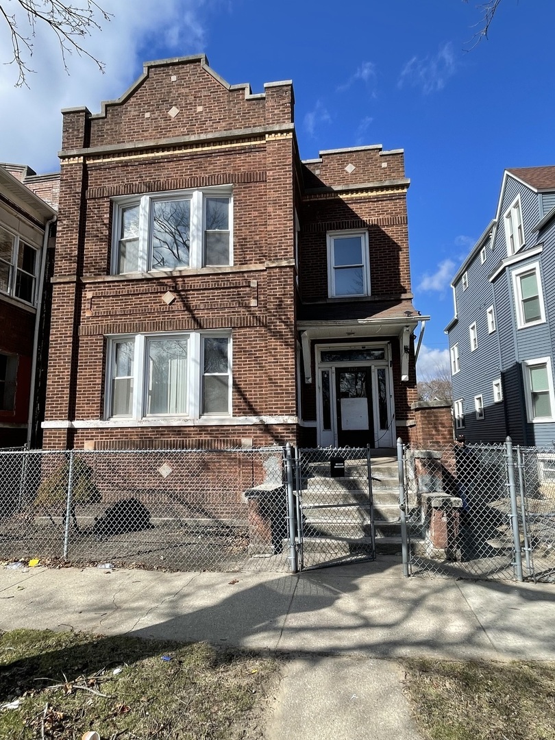 7934 S Escanaba Avenue, Chicago, IL 60617
