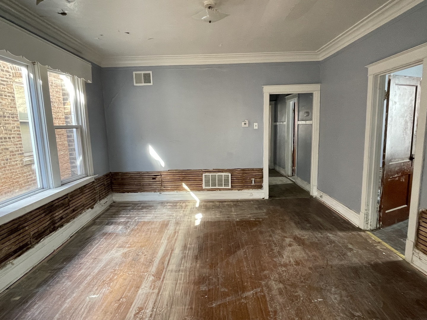 7934 S Escanaba Avenue, Chicago, IL 60617