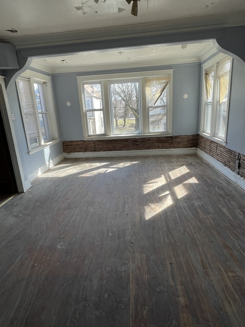 7934 S Escanaba Avenue, Chicago, IL 60617
