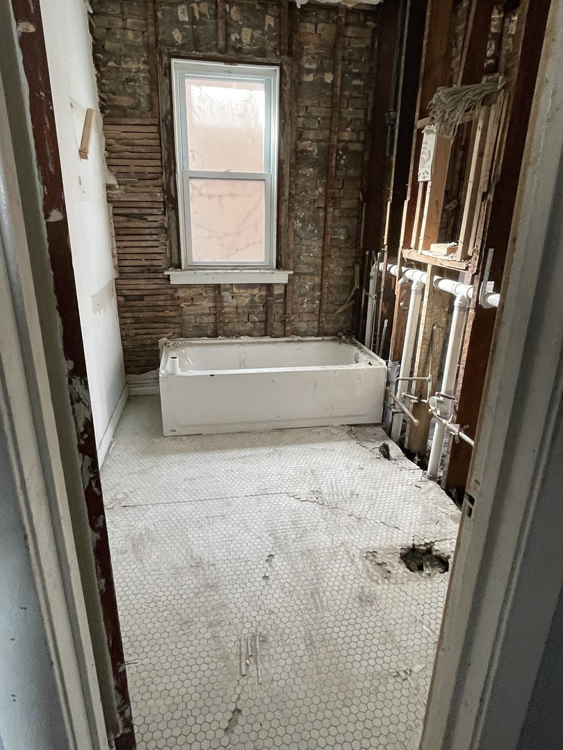 7934 S Escanaba Avenue, Chicago, IL 60617