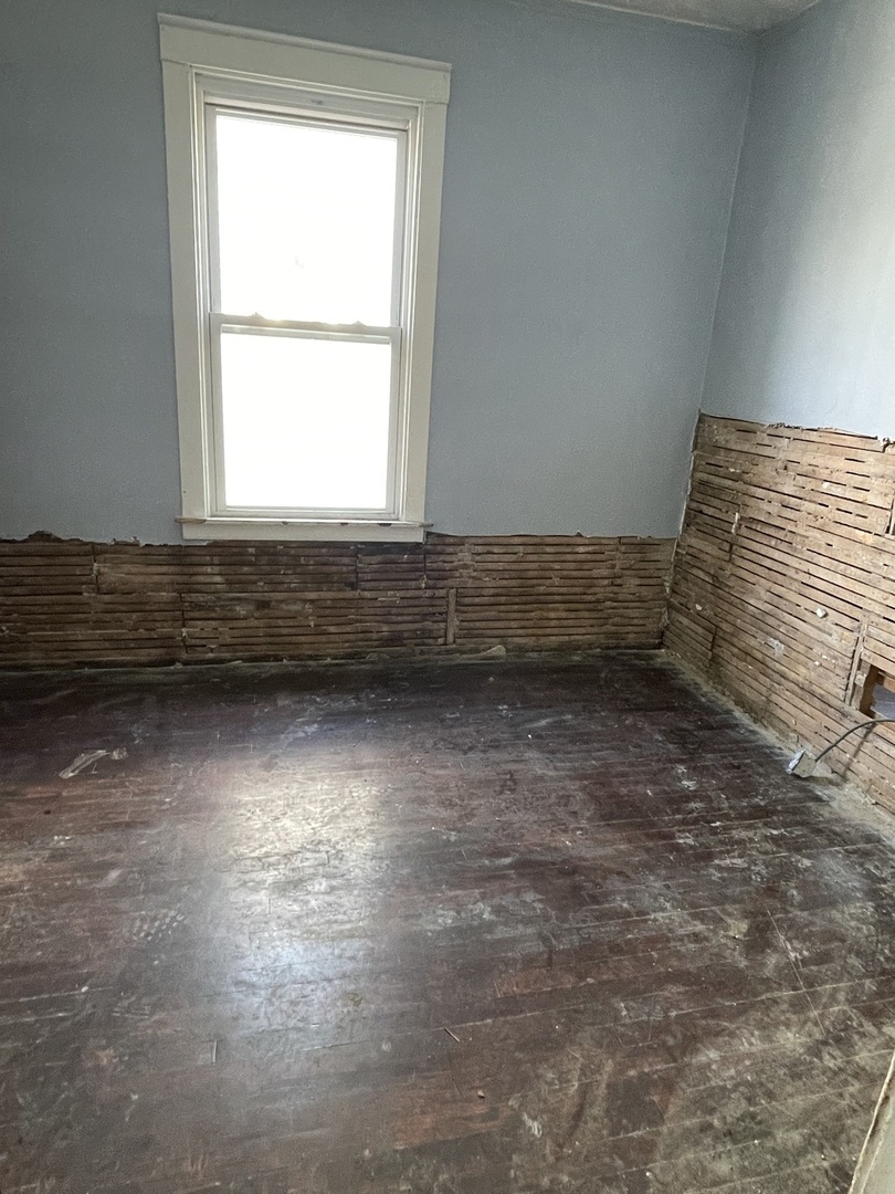 7934 S Escanaba Avenue, Chicago, IL 60617