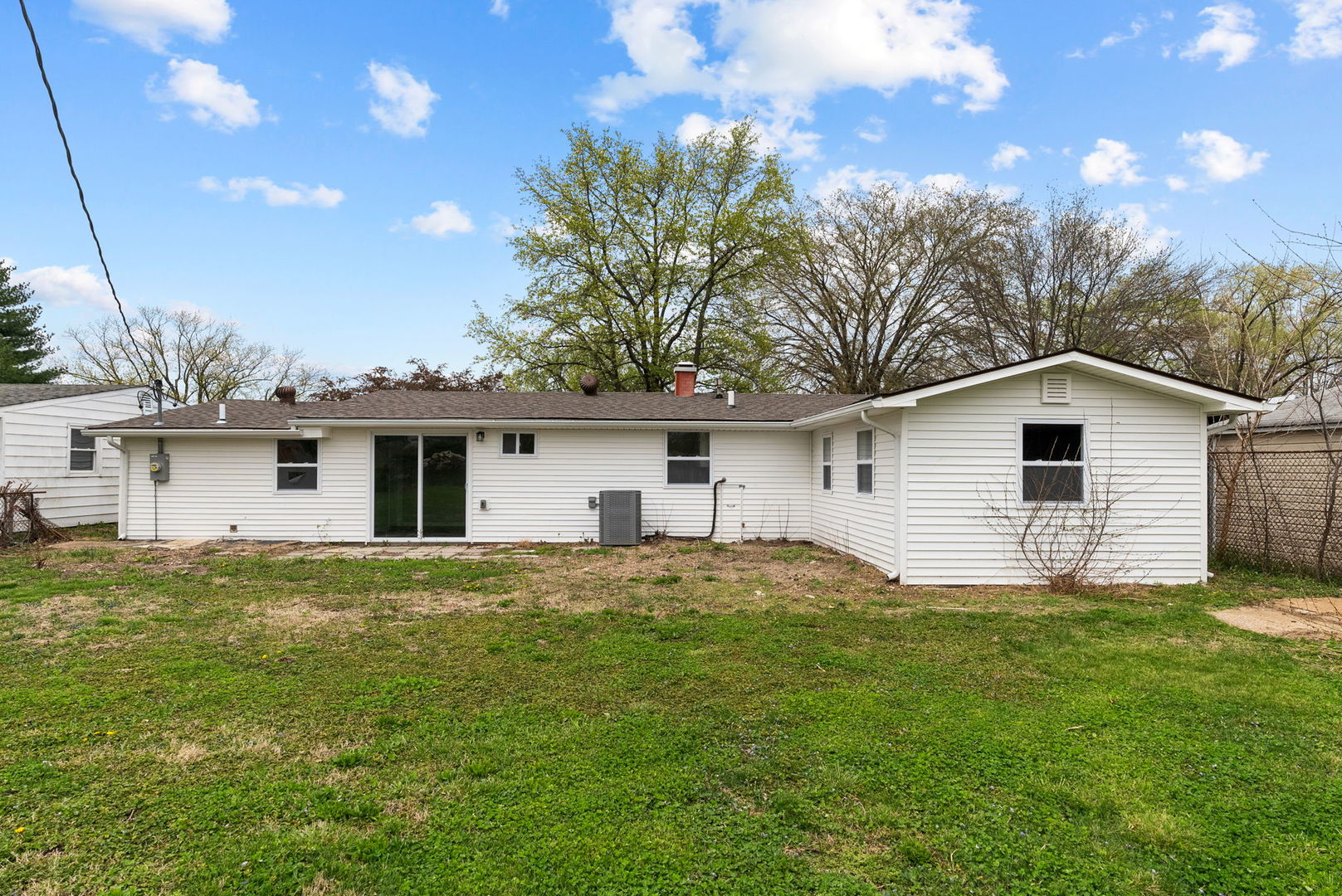 208 St Christopher Drive, Cahokia, IL 62206