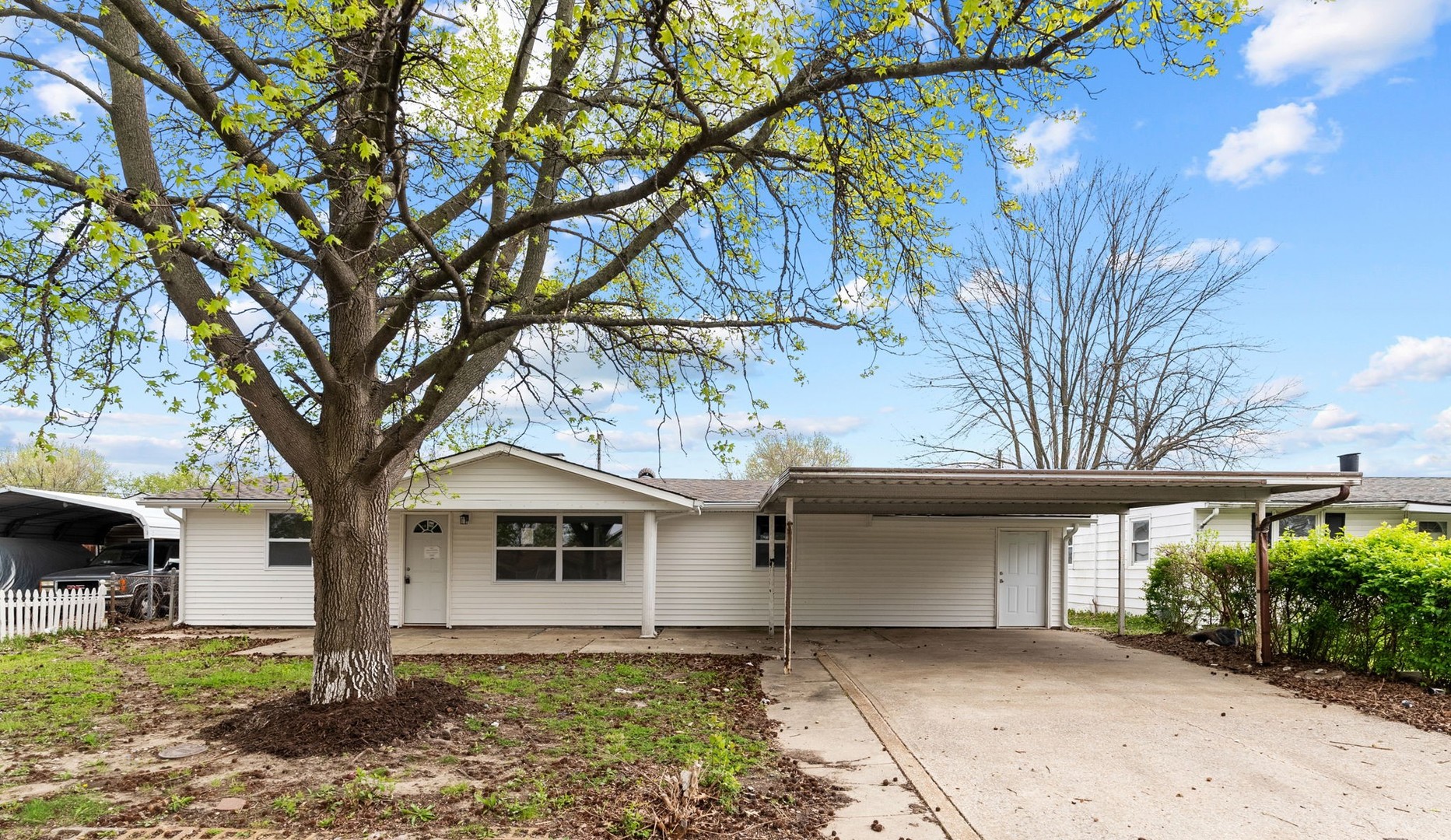 208 St Christopher Drive, Cahokia, IL 62206