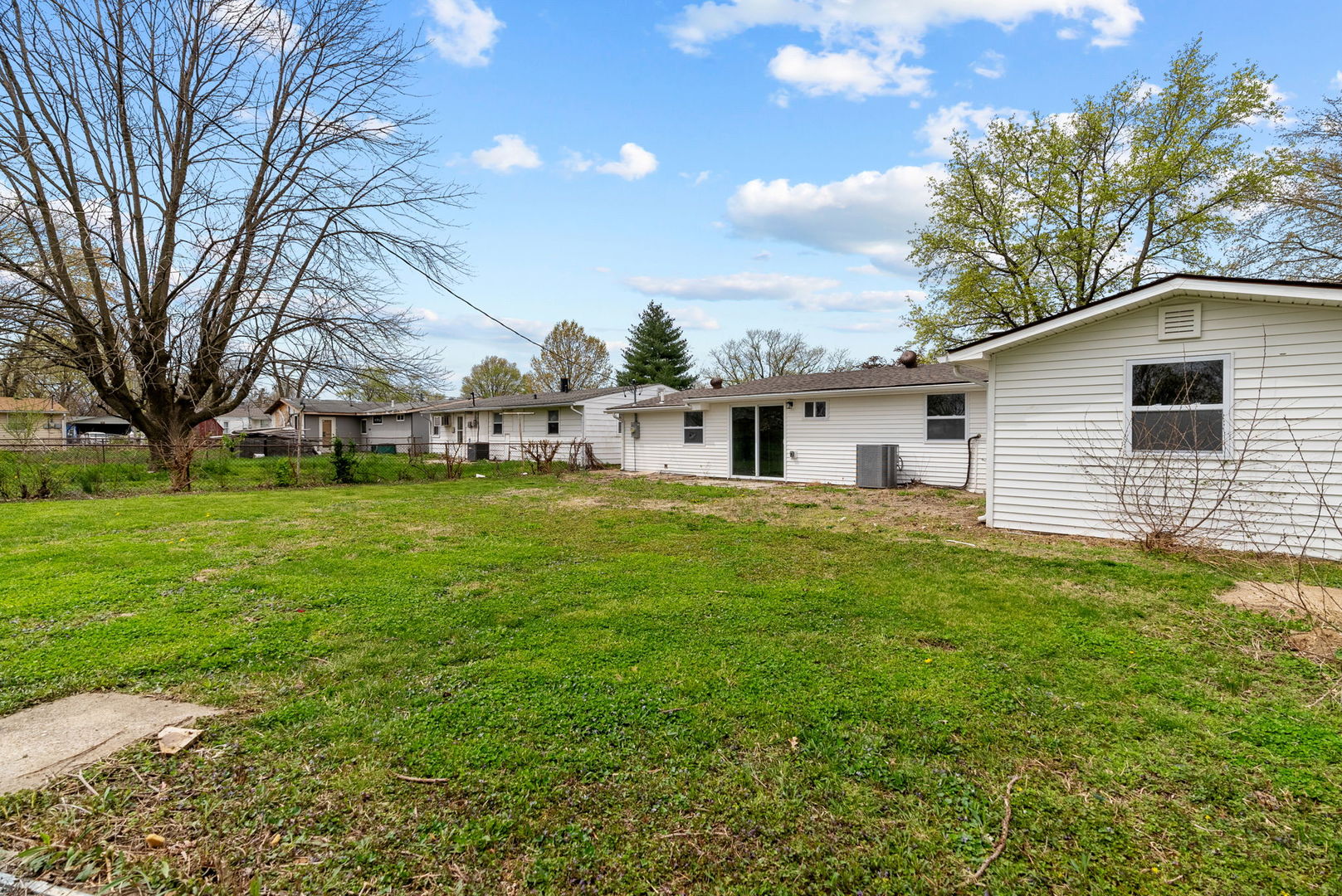 208 St Christopher Drive, Cahokia, IL 62206