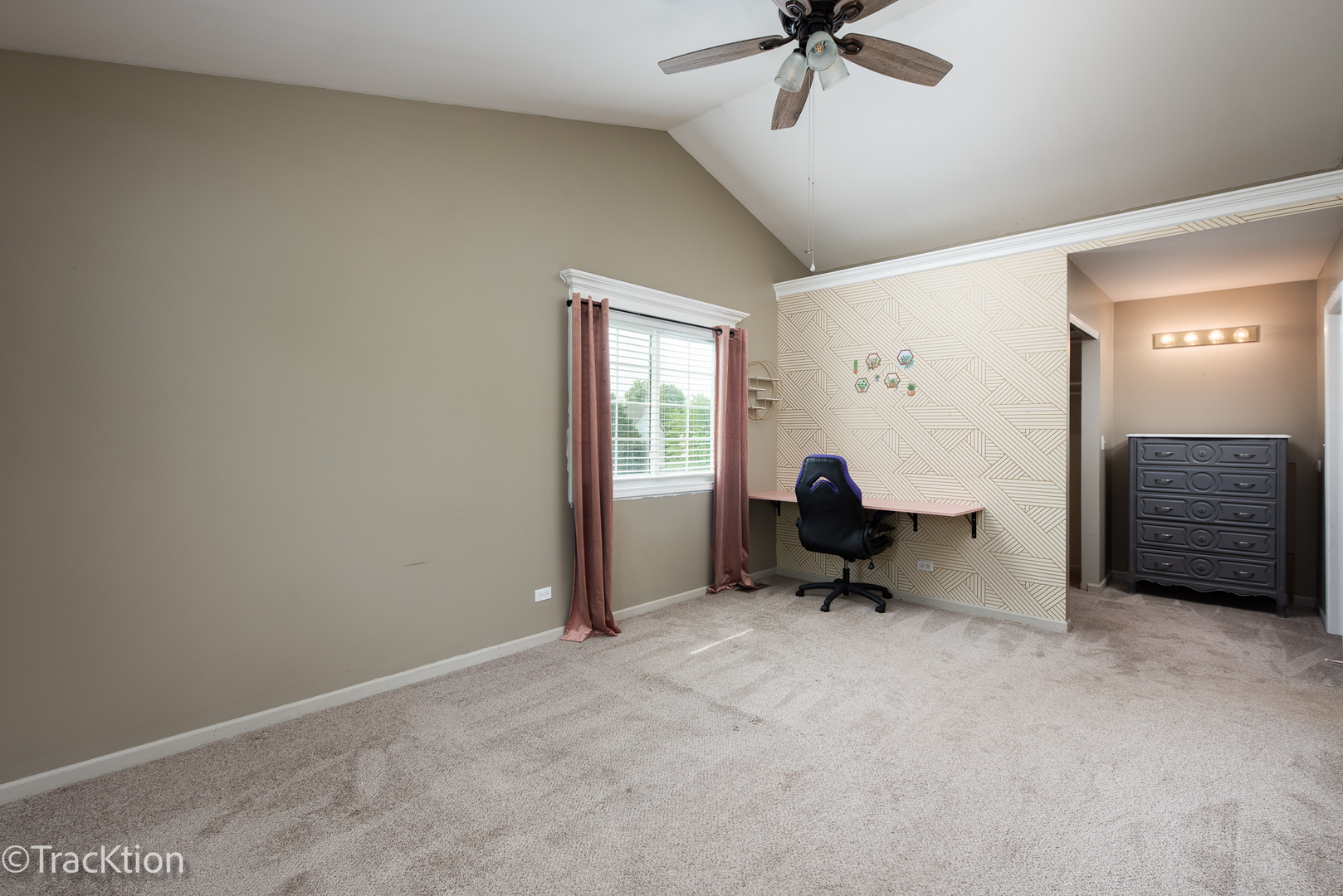 122 Creston Circle #122, Aurora, IL 60504