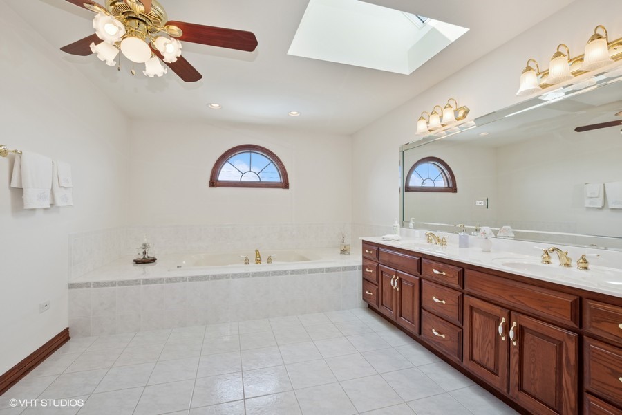 11828 Coquille Drive, Frankfort, IL 60423